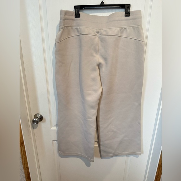 L.L. Bean beige Sweatpants - Picture 3 of 6